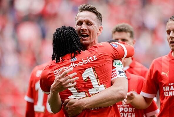 PSV夺得了本赛季的荷甲冠军。photo/Getty Images