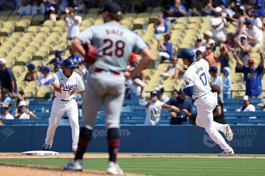 被洛杉矶道奇队大谷翔平轰出全垒打的，是克里夫兰守护者队的投手坦纳·拜比【照片来源：路透社】