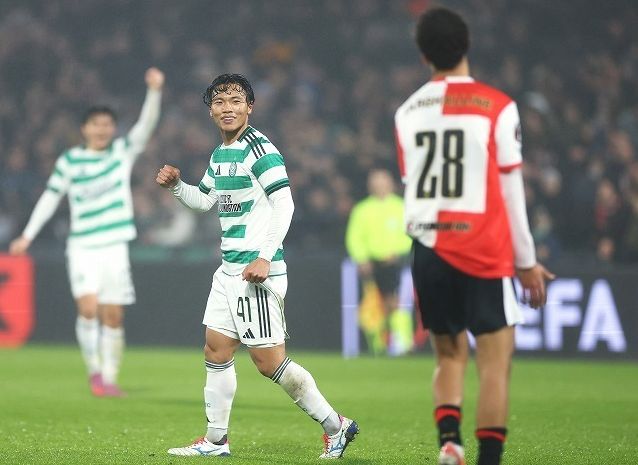 【欧联】欧联胜利的沉重代价！贝提斯2比1力克乌特勒支，但伊斯科与阿姆拉巴特开场2分钟意外冲撞、同时受伤退场【©️RealBetis】