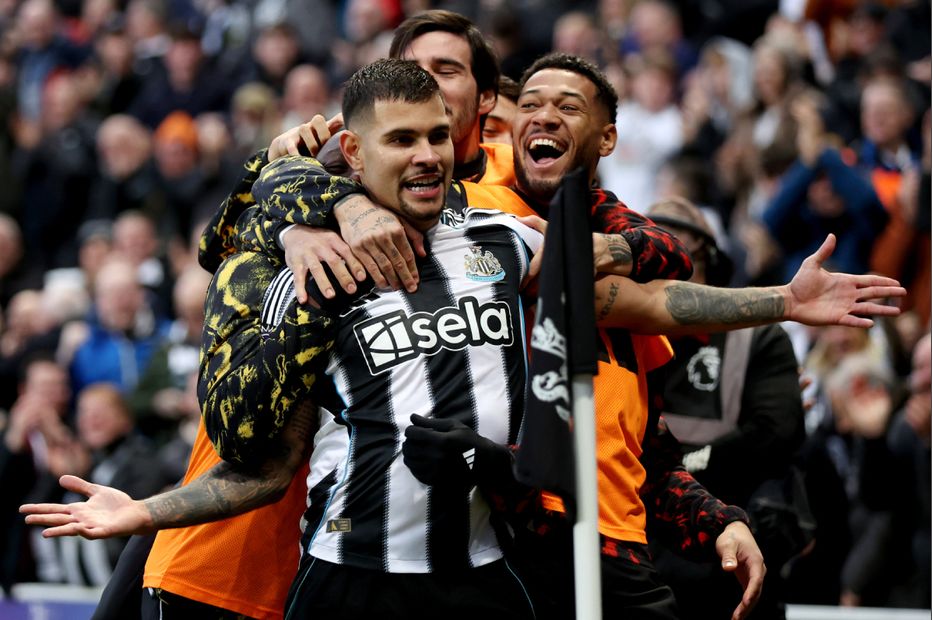 【英超】神级！吉马良斯轰入「奥林匹克进球」 纽卡斯尔联2-1力克伯恩利【照片：GettyImages】