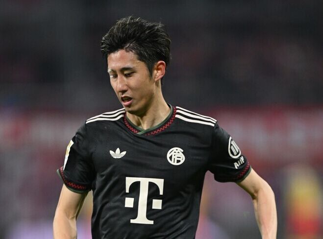 在对阵PSV之战中担任先发的伊藤。（C）Getty Images