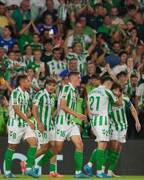 【西甲】本季首胜！皇家贝提斯以2-0完封胜利击败莱加内斯【@RealBetis】