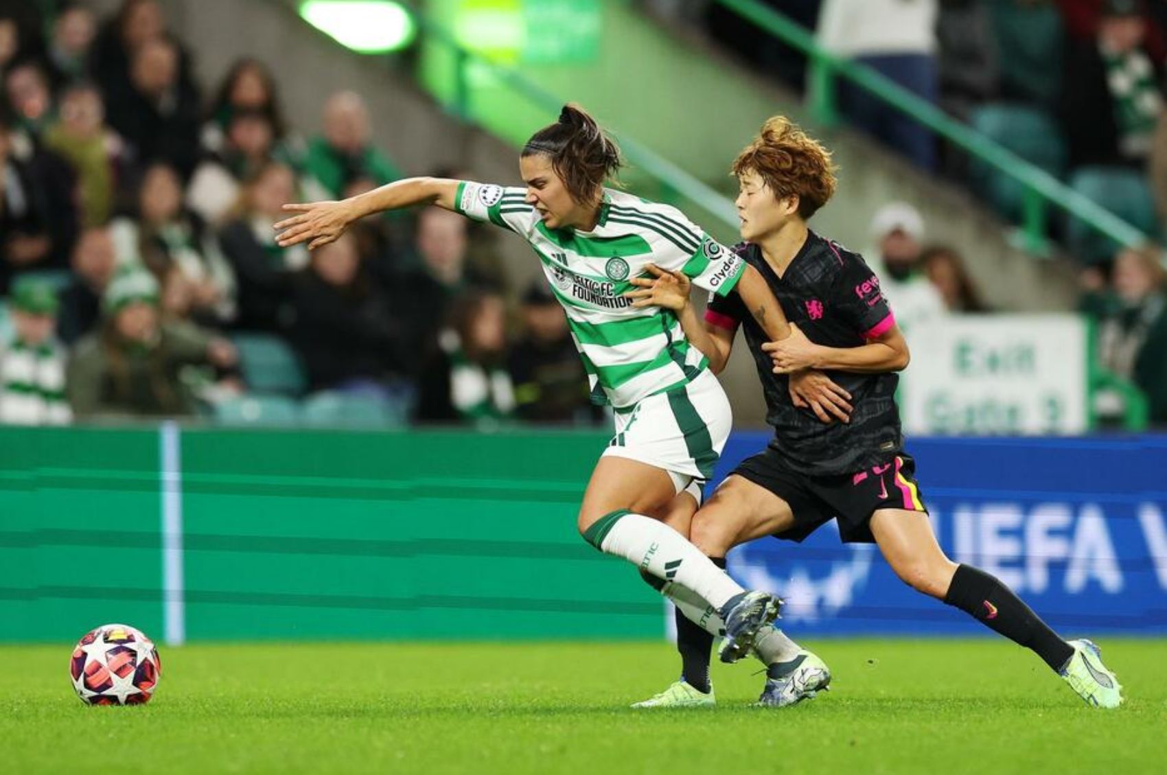 滨野在女子欧冠比赛中进球 (C) Getty Images