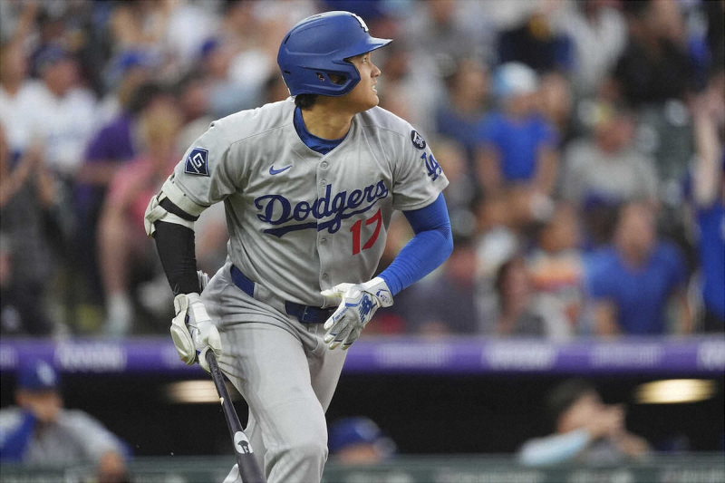 道奇队的大谷翔平在第六局打出了第27支两分全垒打