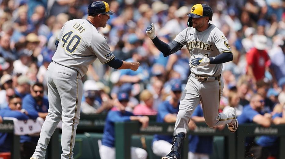 酿酒人的布赖斯·图朗（右）（MLB Advanced Media）