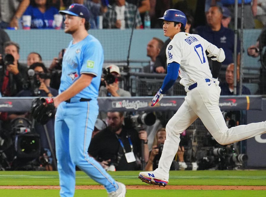 道奇对蓝鸟之战,第6局下半,道奇无人出局,大谷翔平击出右外野飞球出局。投手为耶萨贝吉。(Nikkan Sports News.)