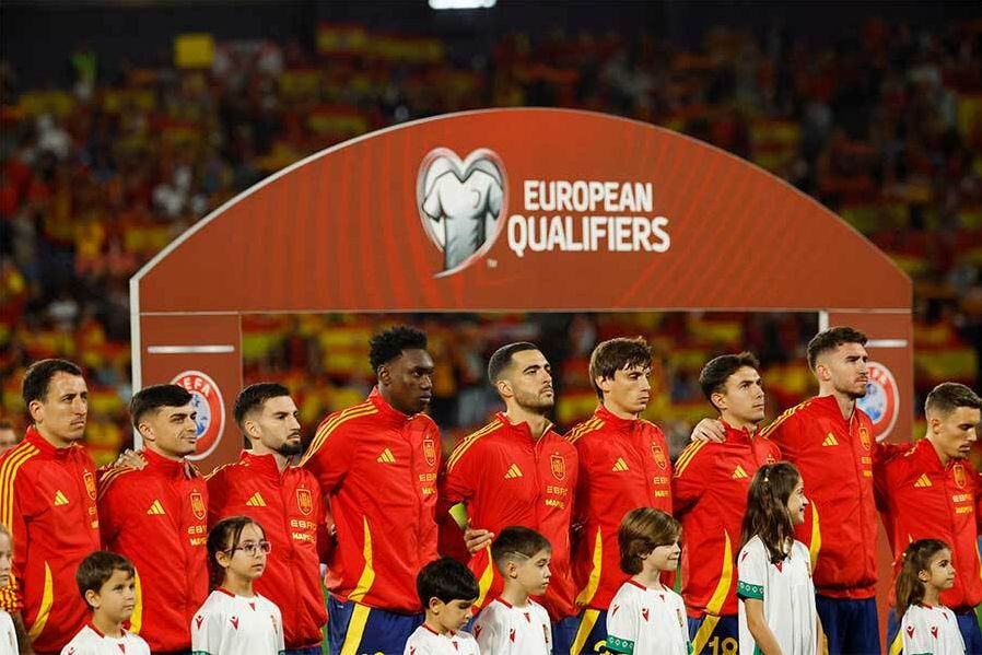 西班牙代表队贊助商以球衣带来惊喜【照片：路透社／Aflo】