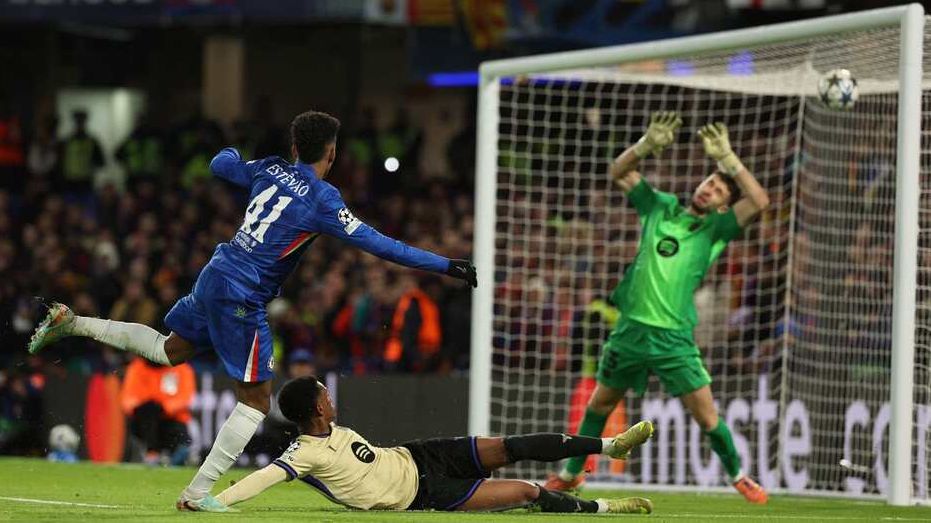 在对巴塞罗那的比赛中进球的埃斯特旺 (C)Getty Images