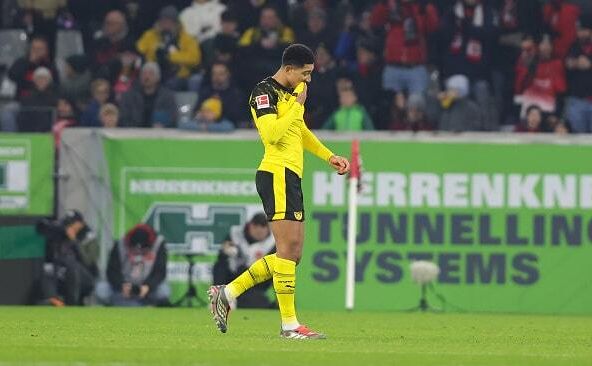 在对阵弗赖堡的比赛中被判退场的乔布 photo/Getty Images